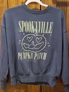 Maurices "Spookyville Pumpkin Patch" Graphic Sweatshirt! Small